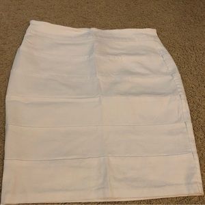 Attyre white skirt size 10p